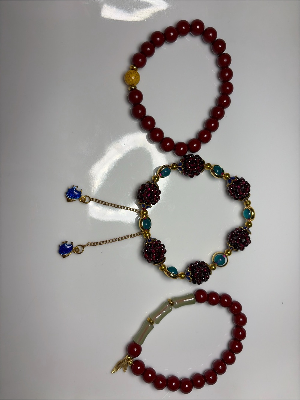 2 Cinnabar bracelet and 1 Multi colored gape Beaded - garterized - Picture 2 of 4